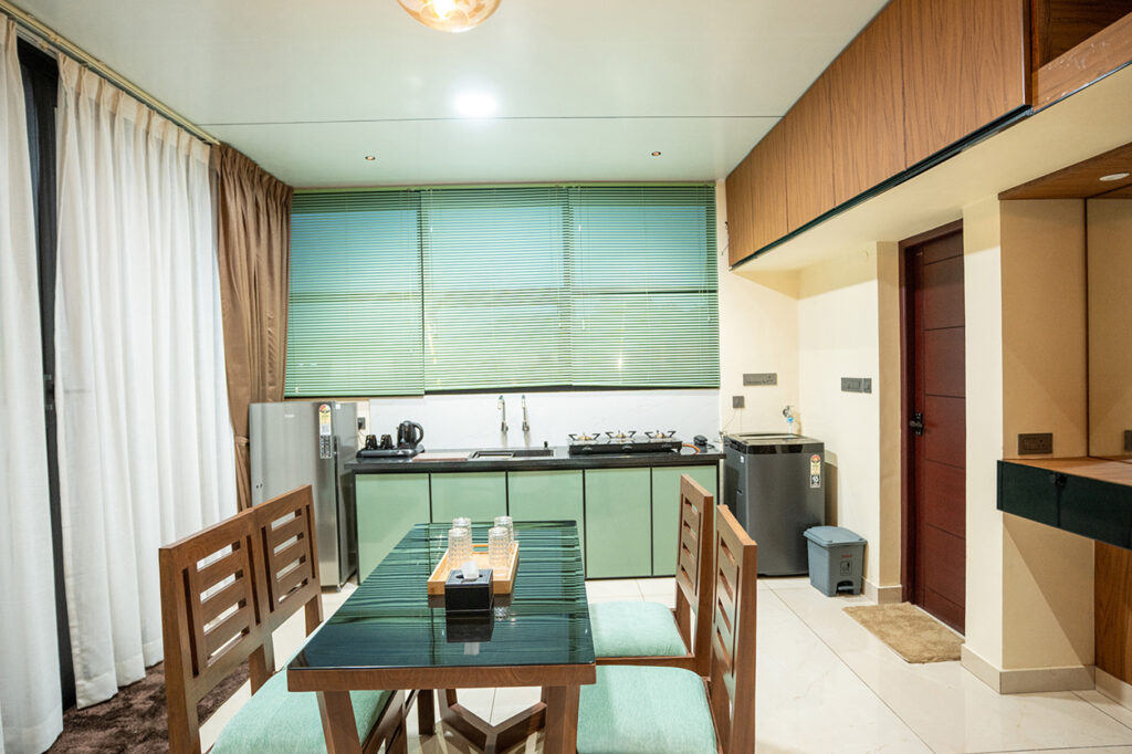 https://tjvistaliving.com/wp-content/uploads/2024/07/Panorama-5-1024x682.jpg