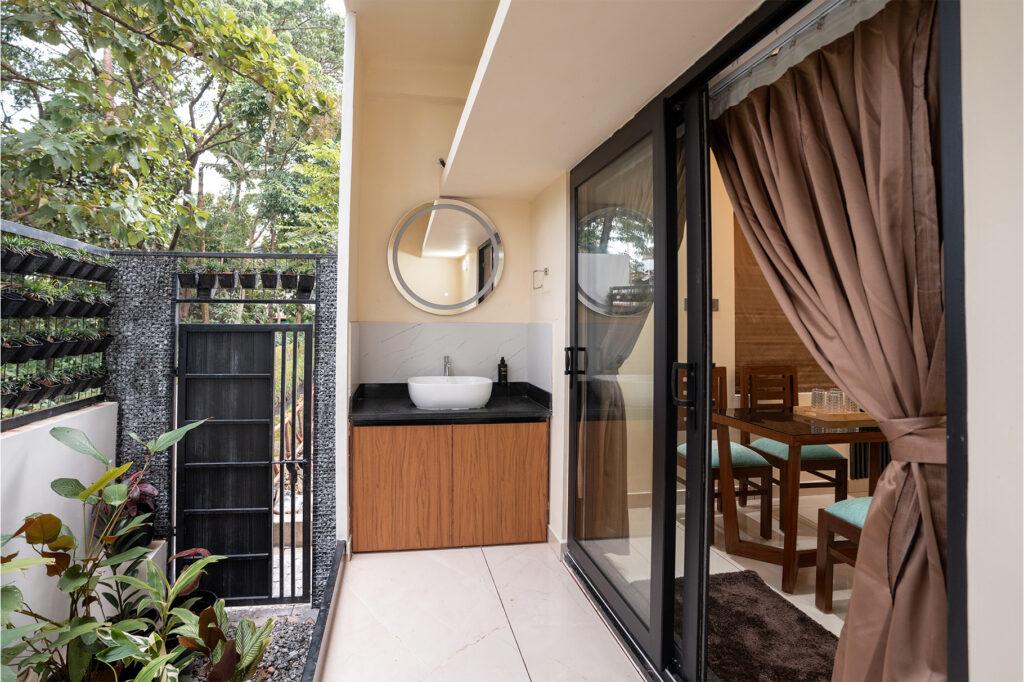 https://tjvistaliving.com/wp-content/uploads/2024/07/TJ-VistaImage-1-2-1024x682.jpg